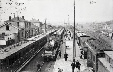 Athus gare- faisceaux + machines.jpg